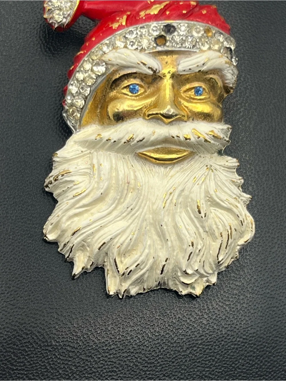Weiss Santa Claus Christmas holiday rhinestone enamel vintage brooch pin